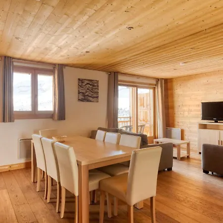 Authentic Located In The Le Grand Massif Area Apartment